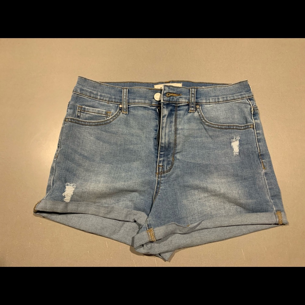 PacSun “shortie” jean shorts size 29